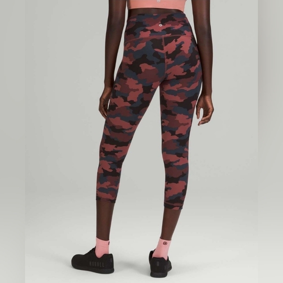 Lululemon Wunder Train High-Rise Crop 23 - Picture 1 of 4